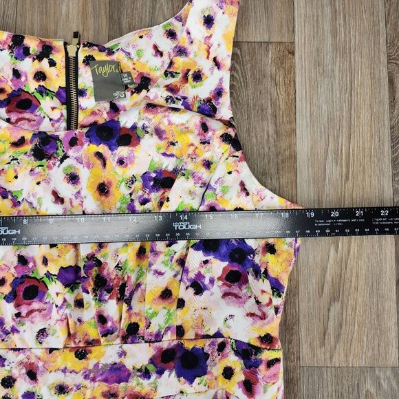 Lord & Taylor Women's 14 Floral Print Sleeveless Knee Length Fit & Flare Dress - Picture 7 of 11